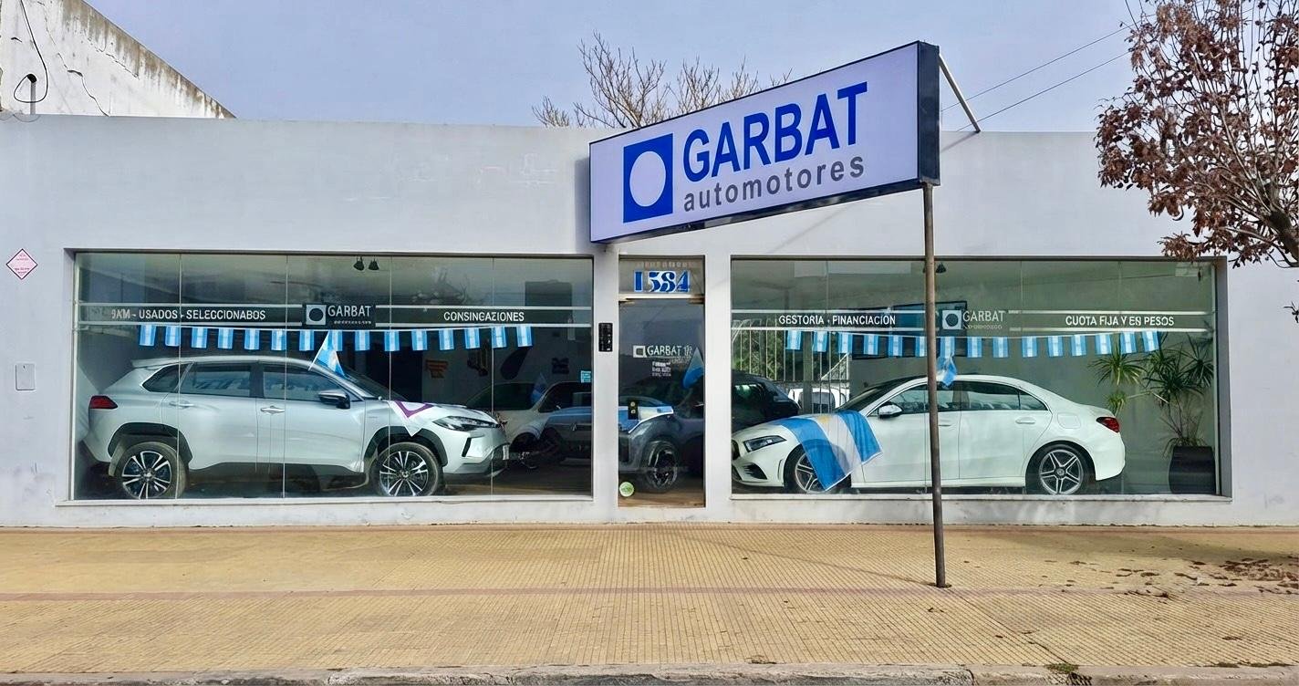 Fachada de Garbat Automotores, concesionaria de autos usados y 0km en Tandil, ubicada en Hipólito Yrigoyen 1584