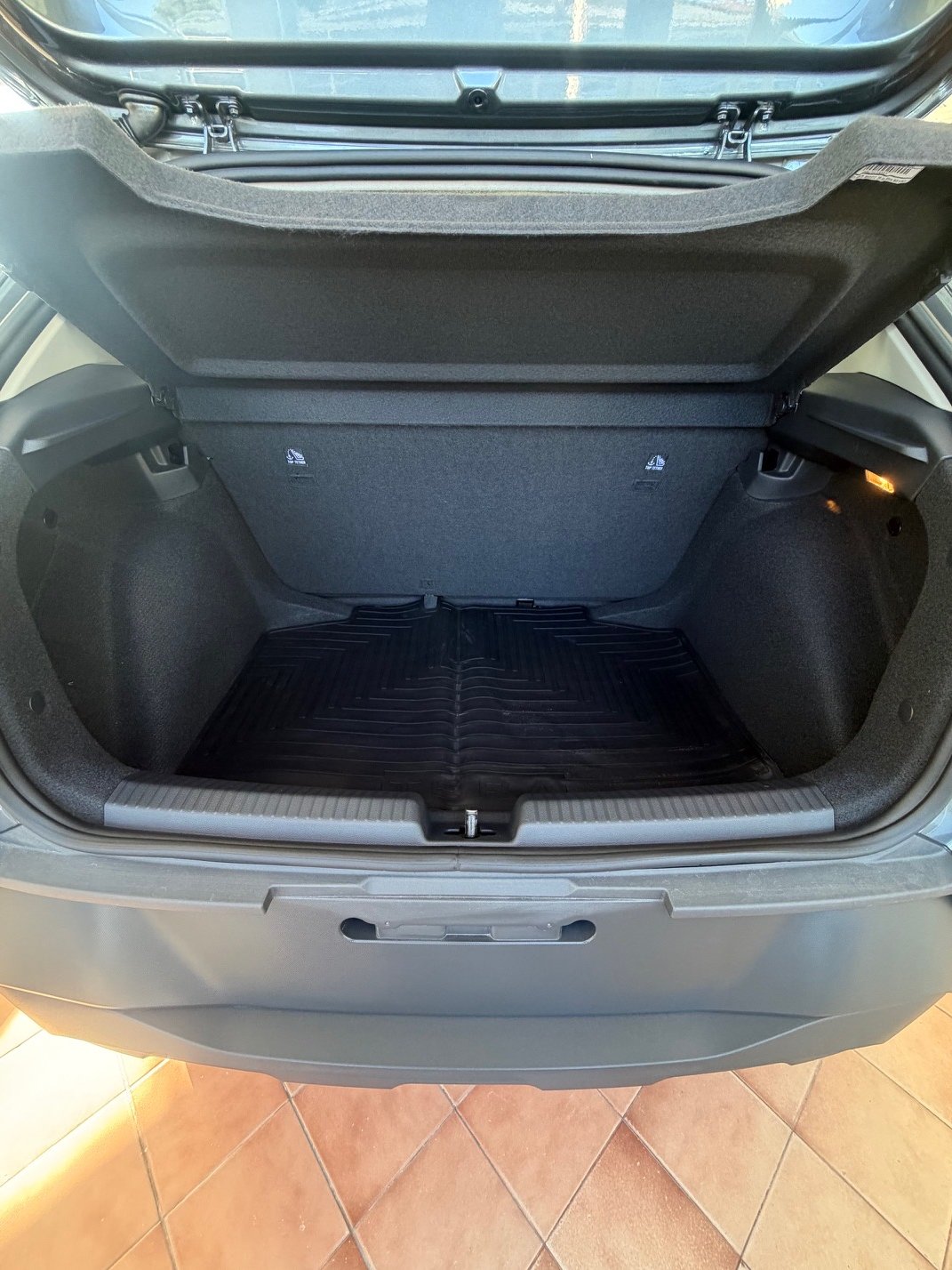 Volkswagen Tera Comfort 1.0 TSI 6A/T 2026 — 0 km — Automatica — Nafta — en venta en Tandil, GARBAT Automotores               loading=